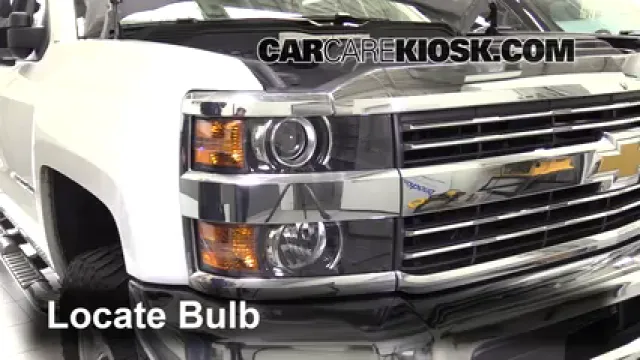 2015 Chevrolet Silverado 2500 HD LT 6.6L V8 Turbo Diesel Crew Cab Pickup Éclairage Feu de jour (remplacer l'ampoule)